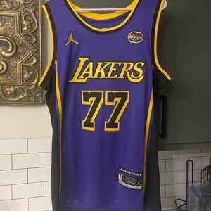 Men’s Luca Doncic Lakers NBA Jersey Size L.